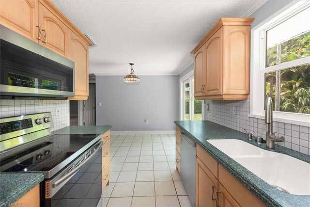 4639 Robin AVE, Naples, FL 34104