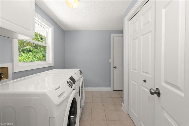 4639 Robin AVE, Naples, FL 34104