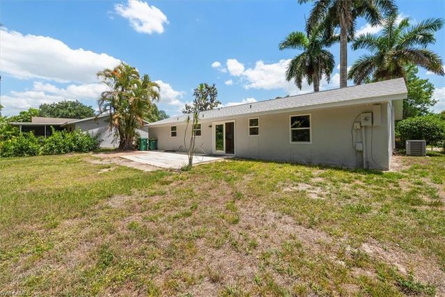 4639 Robin AVE, Naples, FL 34104
