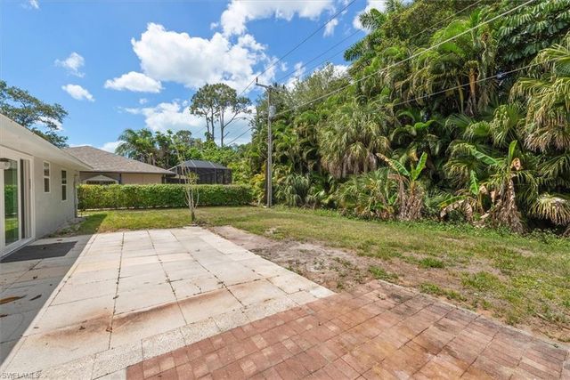 4639 Robin AVE, Naples, FL 34104