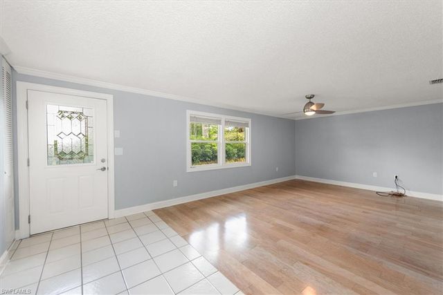 4639 Robin AVE, Naples, FL 34104