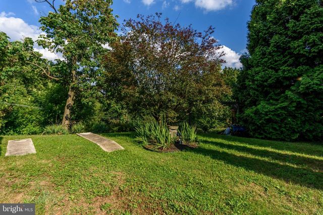 4216 RIDGE DR, Harrisburg, PA 17109