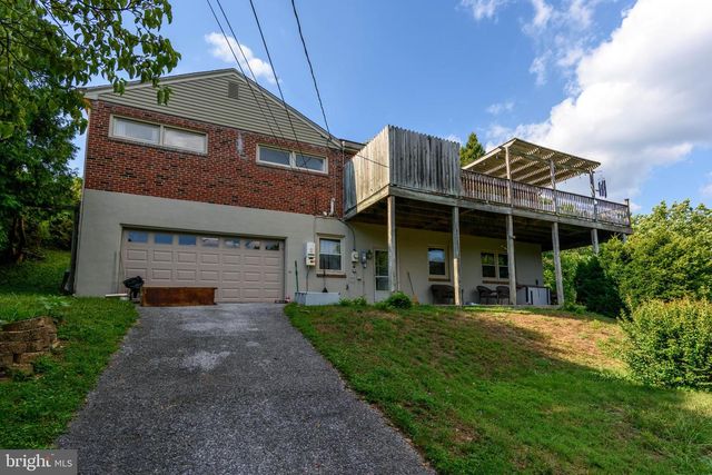 4216 RIDGE DR, Harrisburg, PA 17109