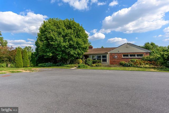 4216 RIDGE DR, Harrisburg, PA 17109