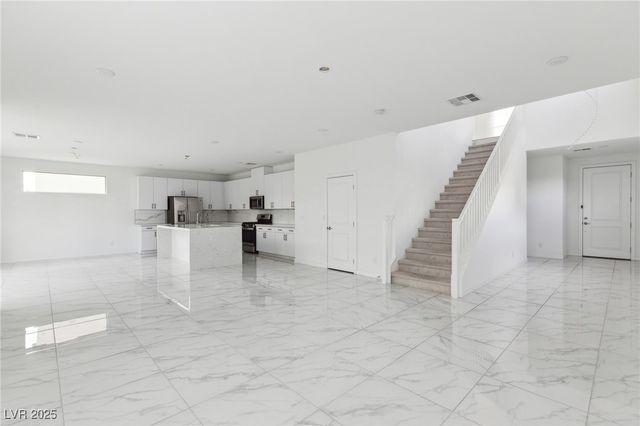 6138 Rock Arch Court, Las Vegas, NV 89141