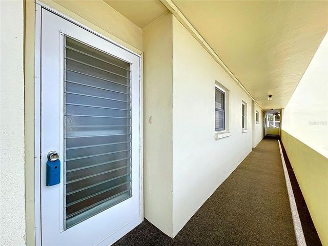 4650 COVE CIRCLE 209, St Petersburg, FL 33708