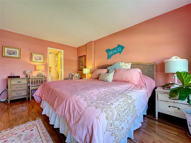 4650 COVE CIRCLE 209, St Petersburg, FL 33708