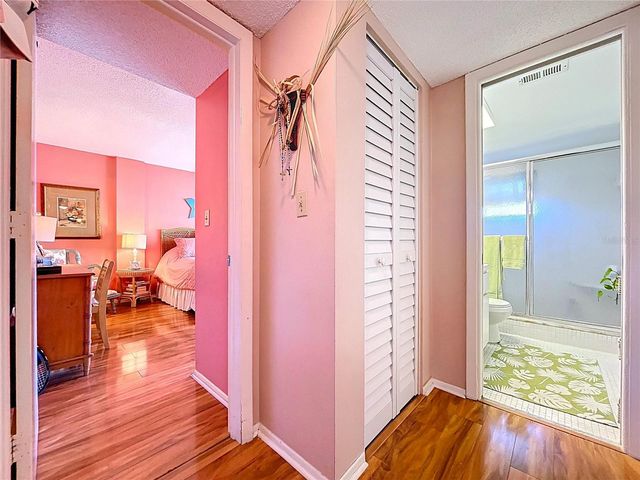 4650 COVE CIRCLE 209, St Petersburg, FL 33708