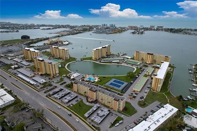 4650 COVE CIRCLE 209, St Petersburg, FL 33708