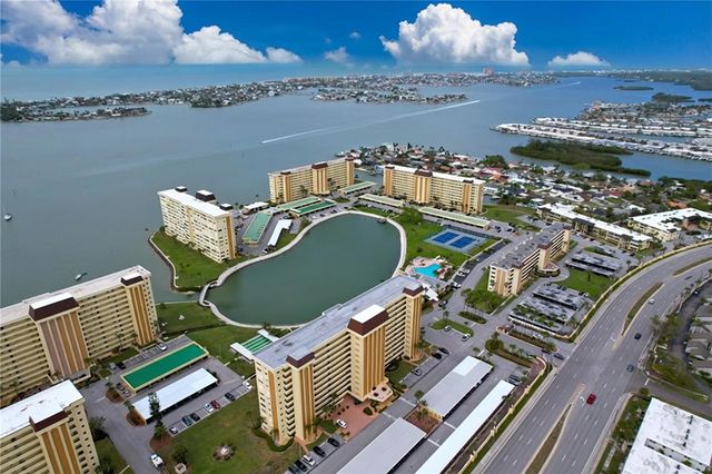 4650 COVE CIRCLE 209, St Petersburg, FL 33708