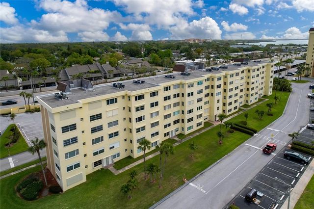 4650 COVE CIRCLE 209, St Petersburg, FL 33708