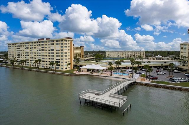 4650 COVE CIRCLE 209, St Petersburg, FL 33708