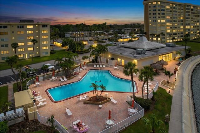 4650 COVE CIRCLE 209, St Petersburg, FL 33708