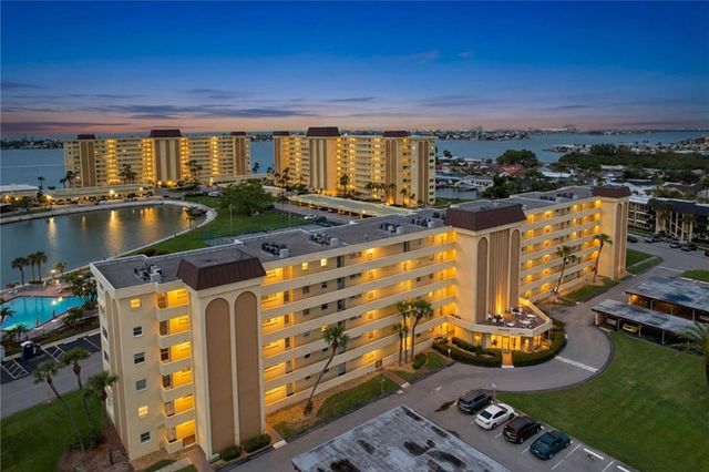 4650 COVE CIRCLE 209, St Petersburg, FL 33708