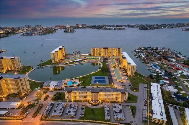 4650 COVE CIRCLE 209, St Petersburg, FL 33708