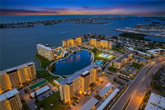 4650 COVE CIRCLE 209, St Petersburg, FL 33708