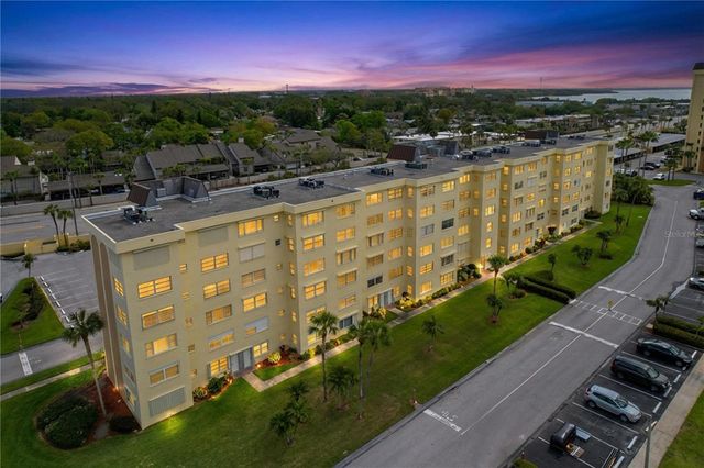 4650 COVE CIRCLE 209, St Petersburg, FL 33708