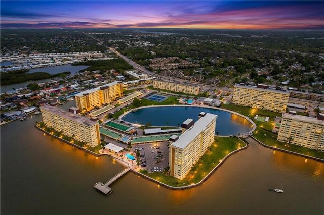 4650 COVE CIRCLE 209, St Petersburg, FL 33708