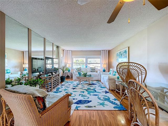 4650 COVE CIRCLE 209, St Petersburg, FL 33708