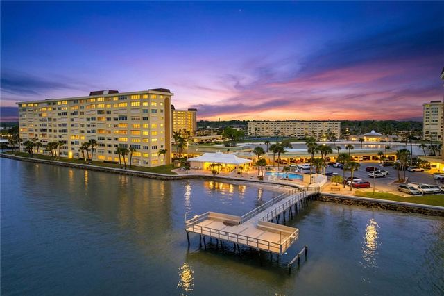 4650 COVE CIRCLE 209, St Petersburg, FL 33708