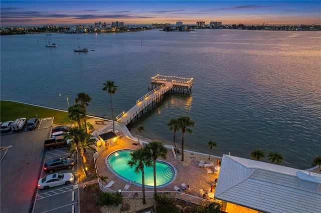 4650 COVE CIRCLE 209, St Petersburg, FL 33708