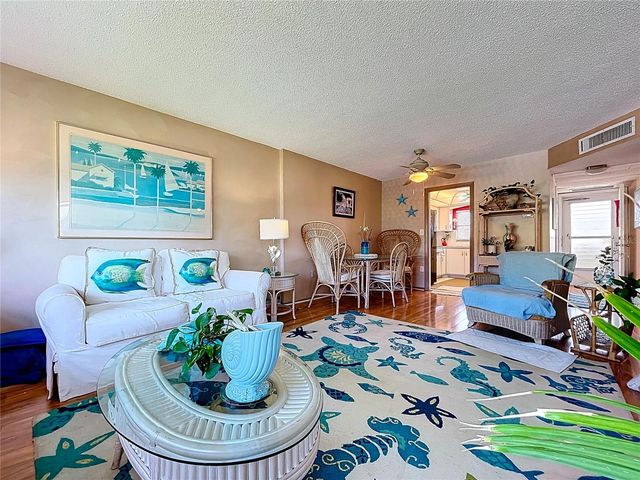 4650 COVE CIRCLE 209, St Petersburg, FL 33708