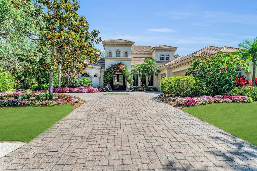 8105 WARWICK GARDENS LANE, University Park, FL 34201