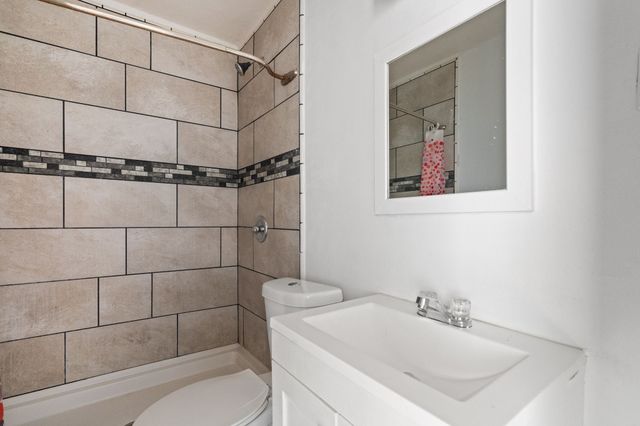 2725 Bowling Green Avenue, Dallas, TX 75216