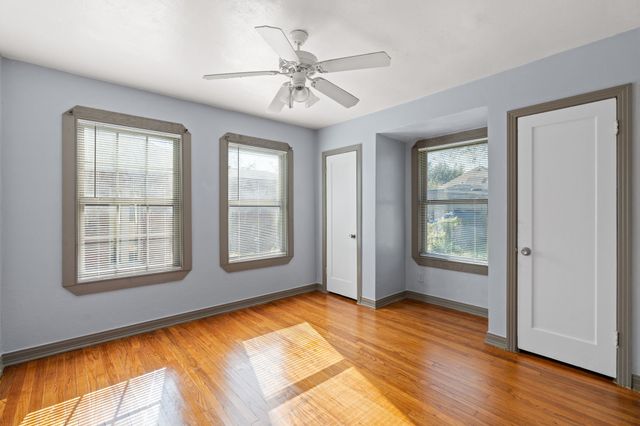 2725 Bowling Green Avenue, Dallas, TX 75216