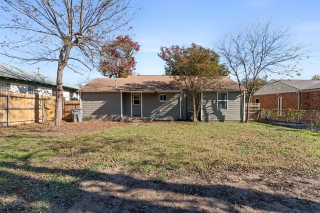 2725 Bowling Green Avenue, Dallas, TX 75216
