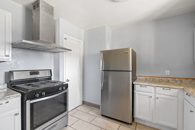 2725 Bowling Green Avenue, Dallas, TX 75216