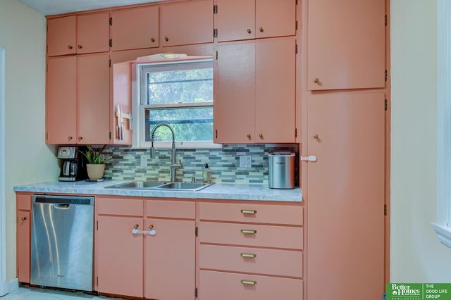 5035 Charles Street, Omaha, NE 68132