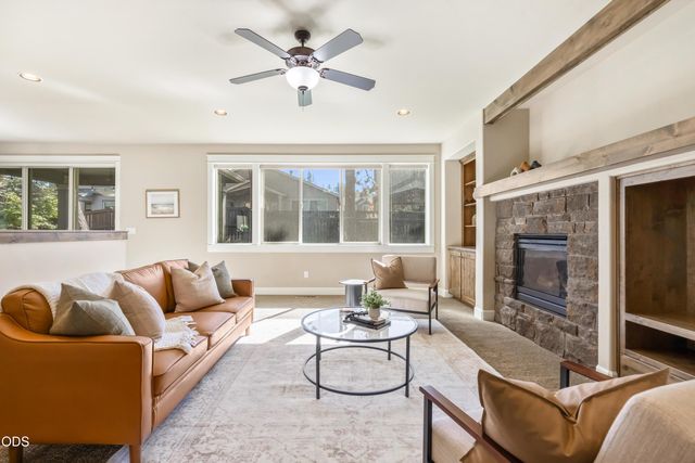60345 Sage Stone Loop, Bend, OR 97702