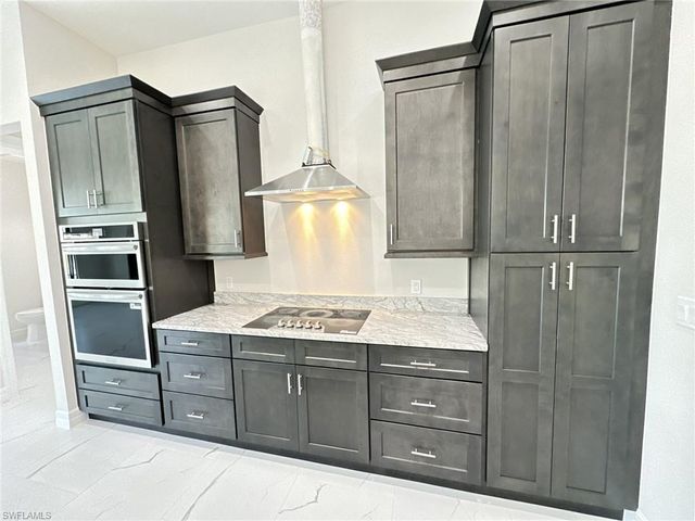 3915 Kismet PKWY W, Cape Coral, FL 33993