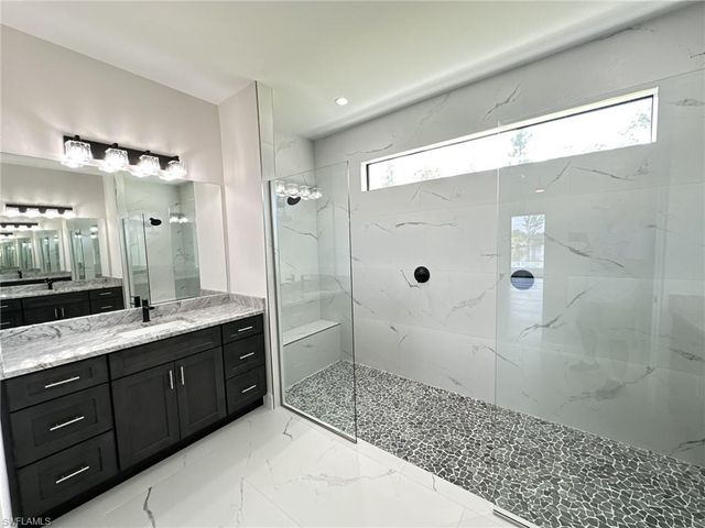 3915 Kismet PKWY W, Cape Coral, FL 33993