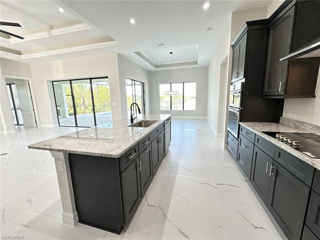 3915 Kismet PKWY W, Cape Coral, FL 33993