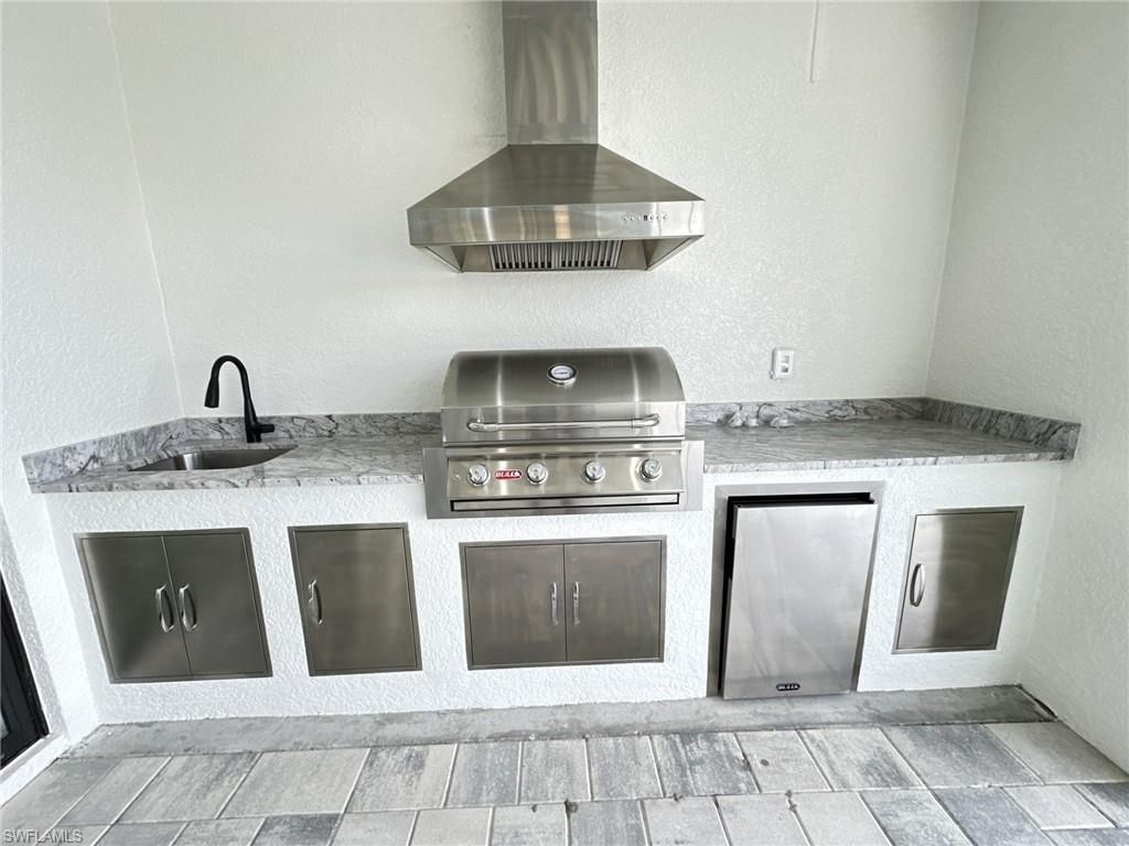 Image 28 of property listing at 3915 Kismet PKWY W, Cape Coral, FL 33993