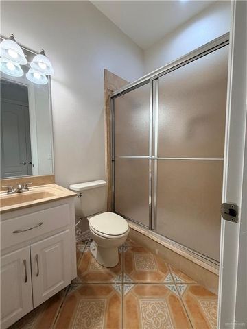 2613 N Woods N Drive, Edinburg, TX 78542