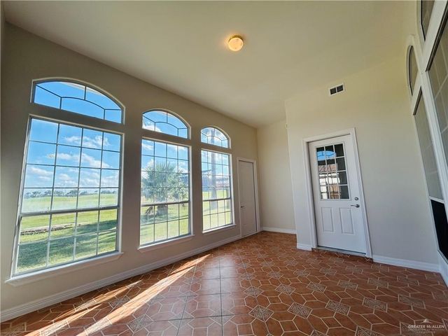 2613 N Woods N Drive, Edinburg, TX 78542