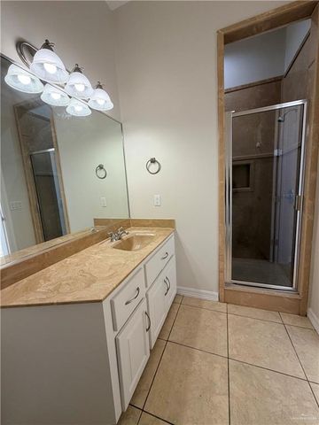 2613 N Woods N Drive, Edinburg, TX 78542