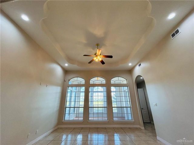 2613 N Woods N Drive, Edinburg, TX 78542