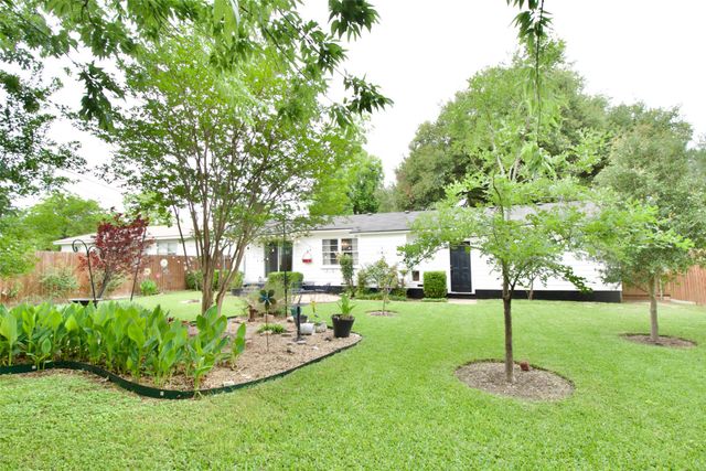 1307 N 65th Street, Waco, TX 76710