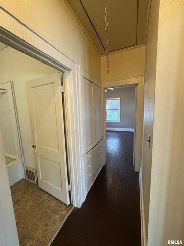 2721 N Harrison Street, Davenport, IA 52803