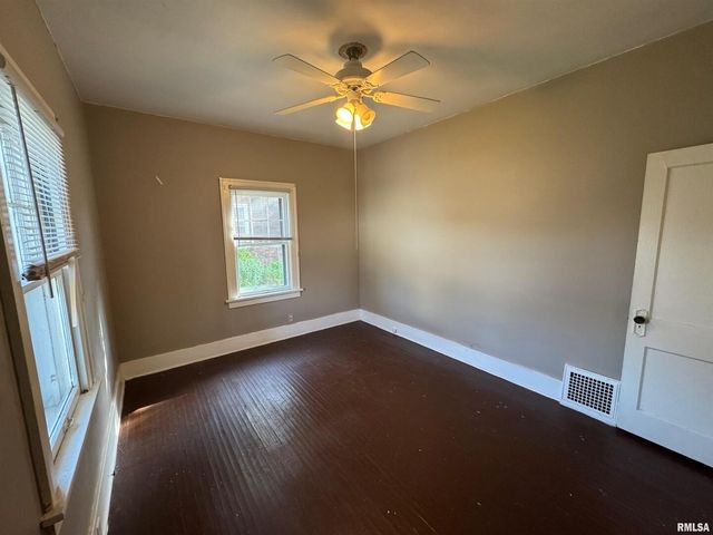 2721 N Harrison Street, Davenport, IA 52803