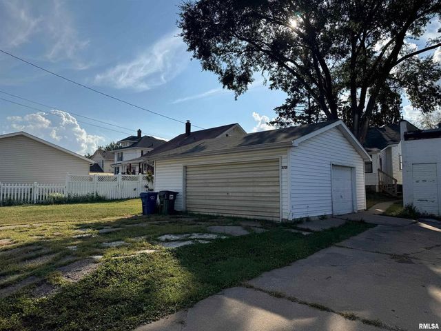 2721 N Harrison Street, Davenport, IA 52803