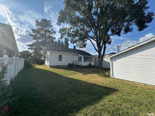 2721 N Harrison Street, Davenport, IA 52803