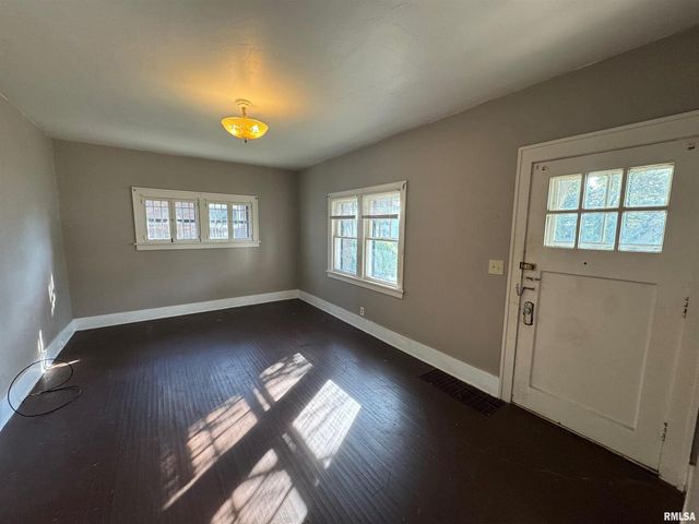 2721 N Harrison Street, Davenport, IA 52803