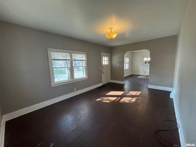 2721 N Harrison Street, Davenport, IA 52803