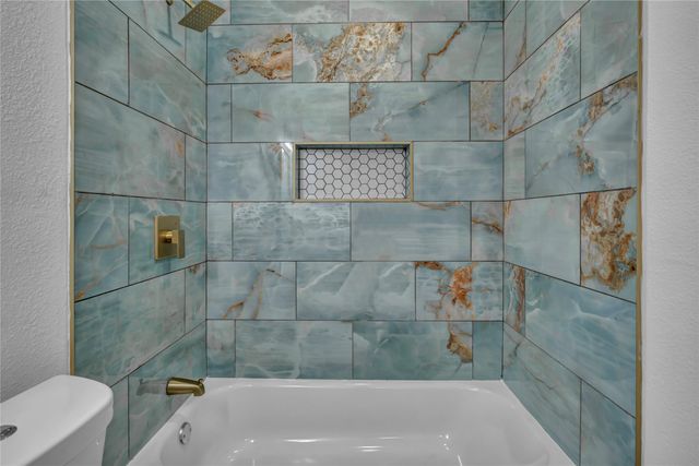 3709 S Hughes Avenue, Fort Worth, TX 76119