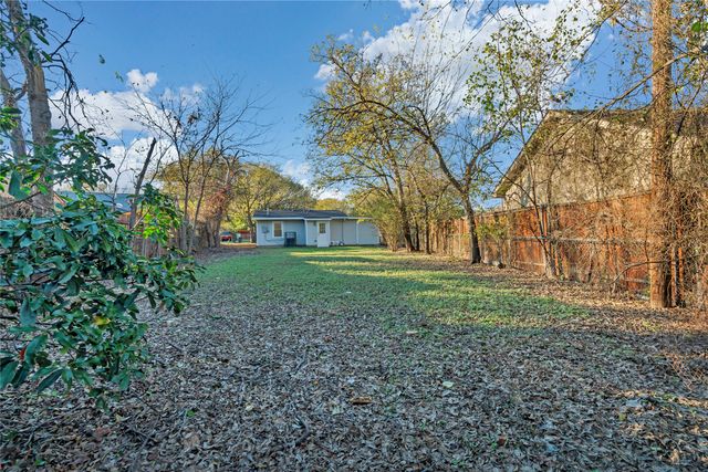 3709 S Hughes Avenue, Fort Worth, TX 76119